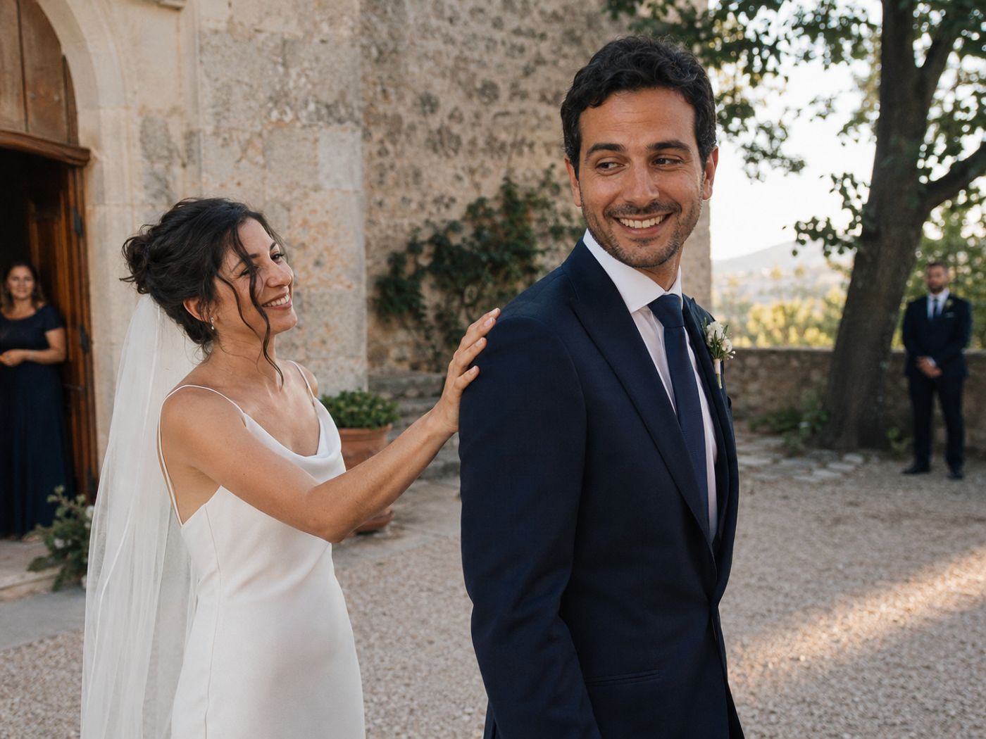 Momento spontaneo tra gli invitati, matrimonio in Calabria